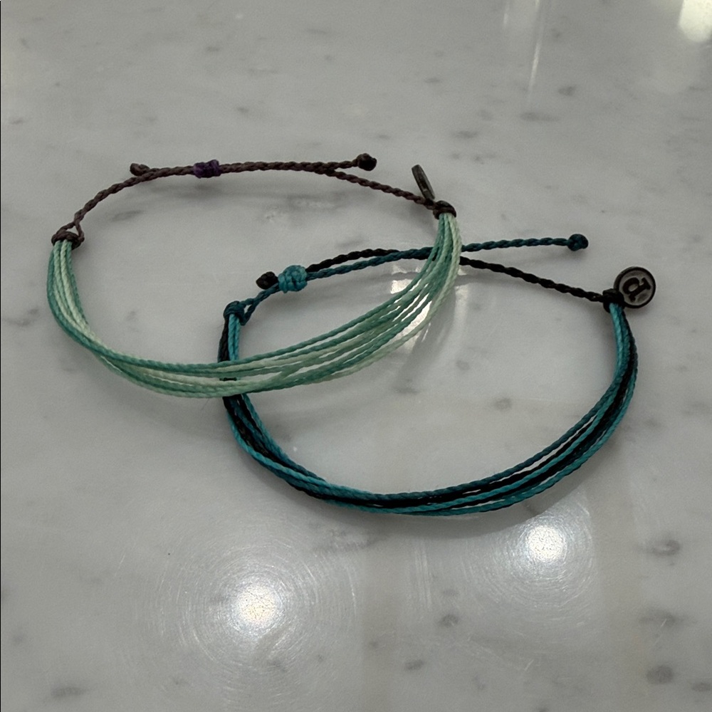 2 Pura vida bracelets